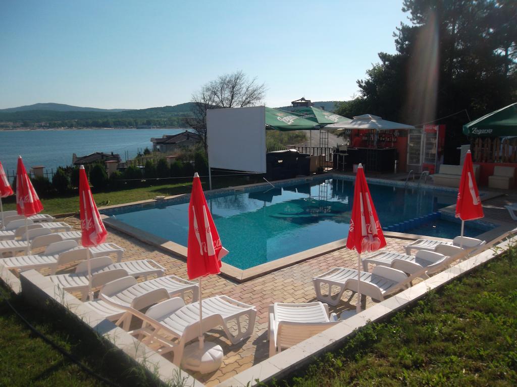 Safo Apartments And Rooms Sozopol Quarto foto